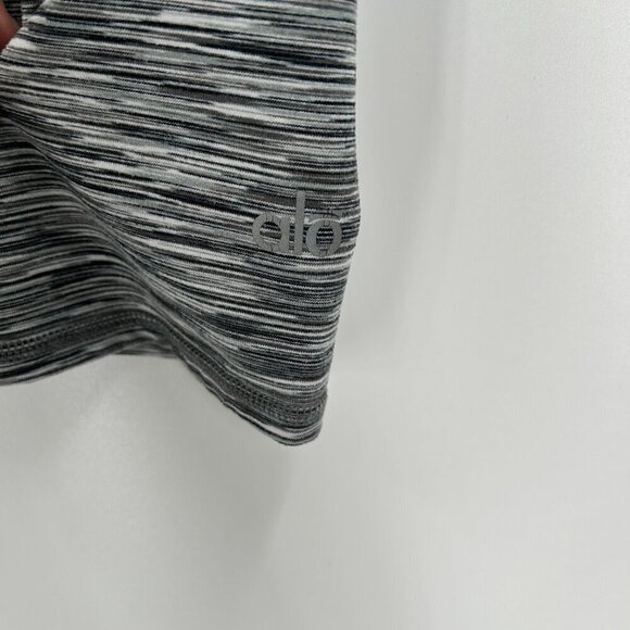 ALO Yoga Heather Gray Space Dye Cropped Capri Workout Leggings Size Small - Picture 4 of 4